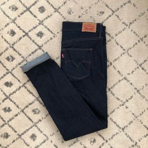 Levi’s slimming skinny dark jeans